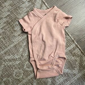 H&M Organic Kimono bodysuit